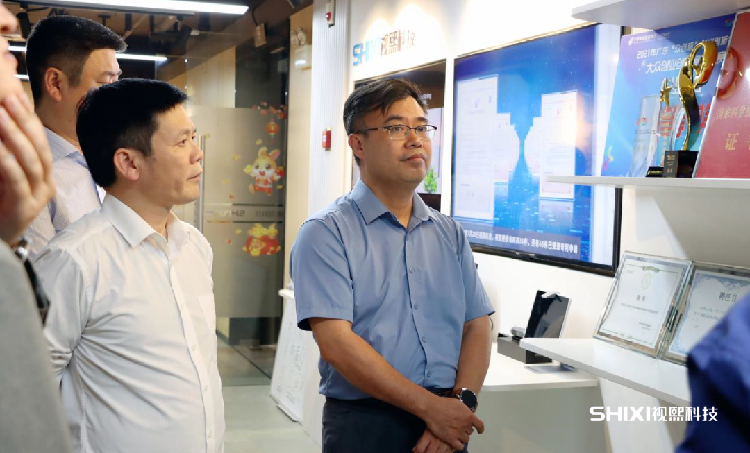 铜仁碧江区区委书记高应军一行领导到珠海视熙科技视察指导